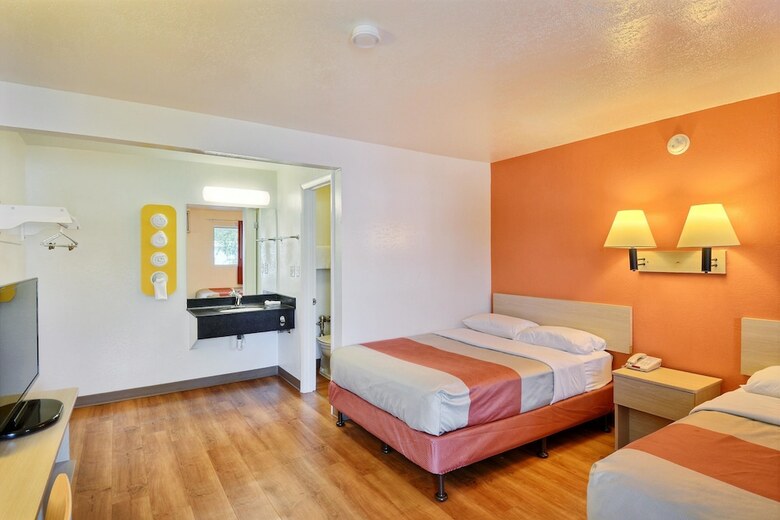 Motel 6 Brattleboro