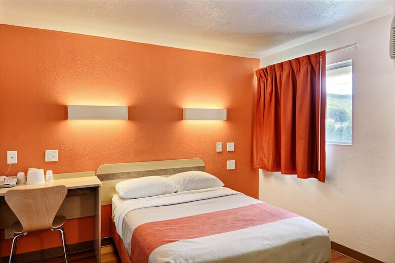 Motel 6 Brattleboro
