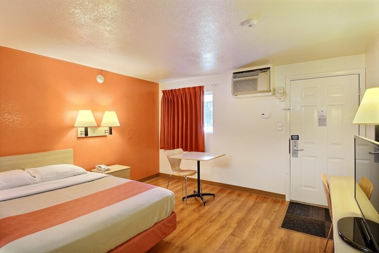 Motel 6 Brattleboro