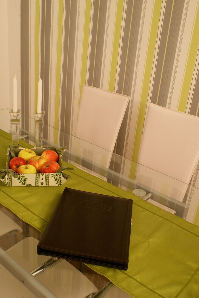 Irs Royal Apartments - Irs Nadmorski Dw�r