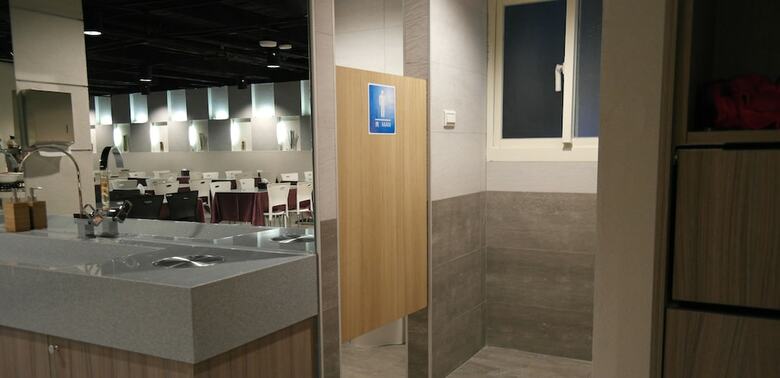 Walker Hotel Sanchong Zhengyi Branch