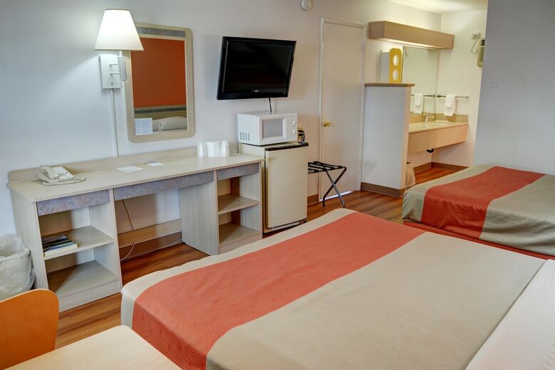 Motel 6 Bend