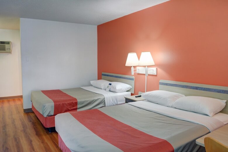 Motel 6 Bend