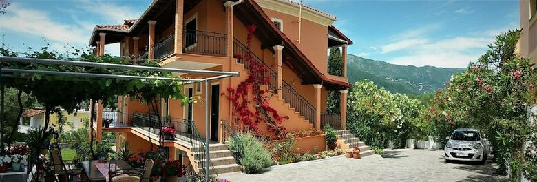 Ziogas Apartments
