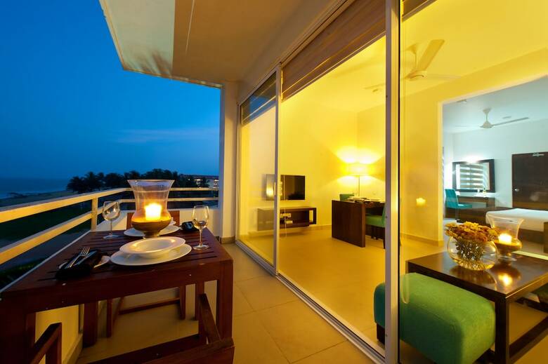 The Beach - All Suite Hotel