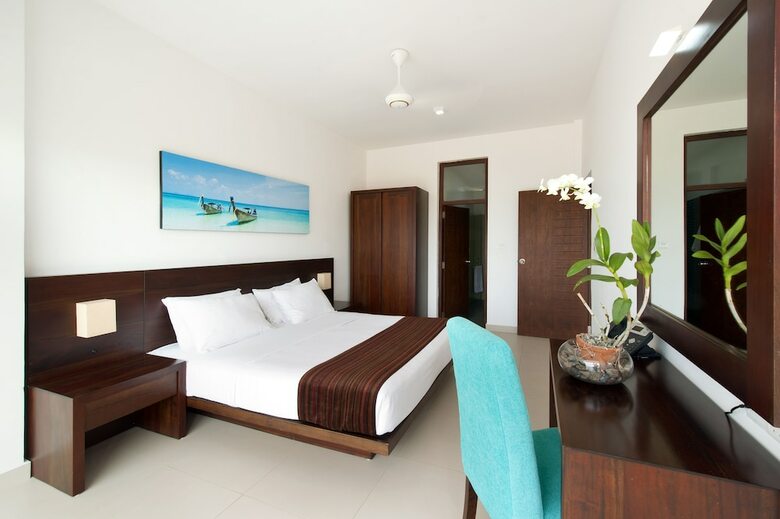 The Beach - All Suite Hotel