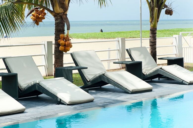 The Beach - All Suite Hotel