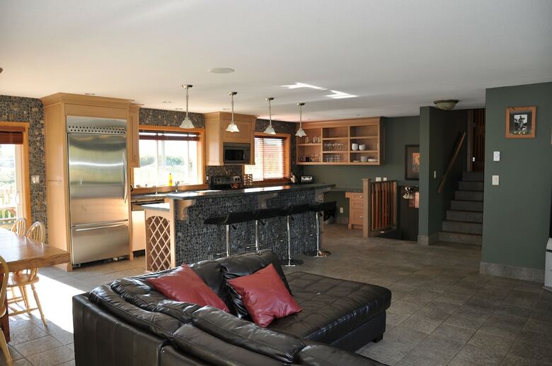 Fraser River Outpost Lodge