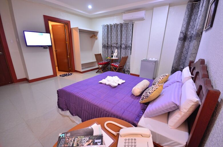 Hotel Casanas Suites