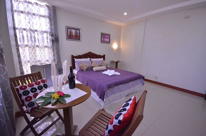 Hotel Casanas Suites