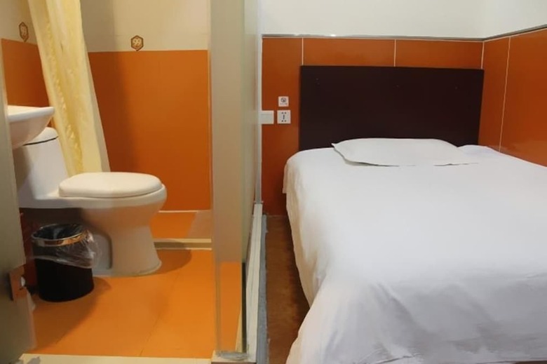 Hotel 99 Inn