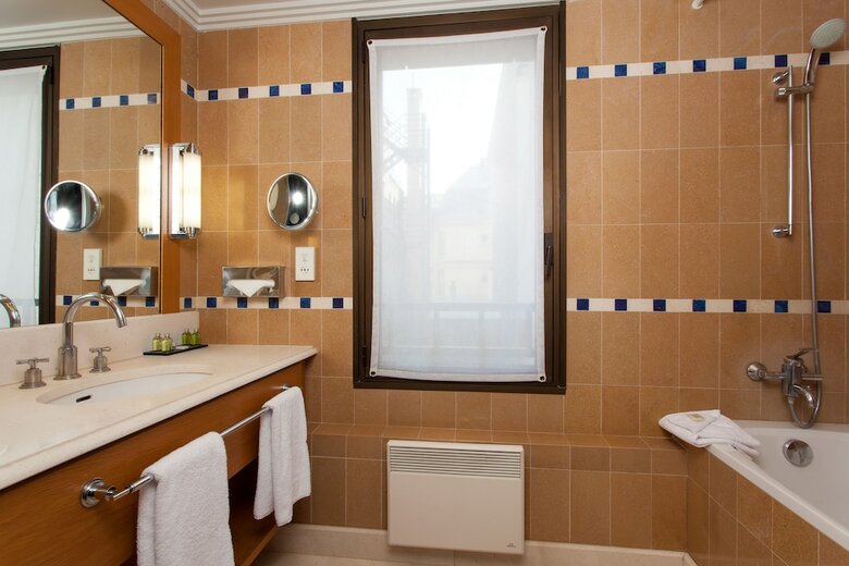 La Residence Du Roy Paris Champs Elysees By Accor