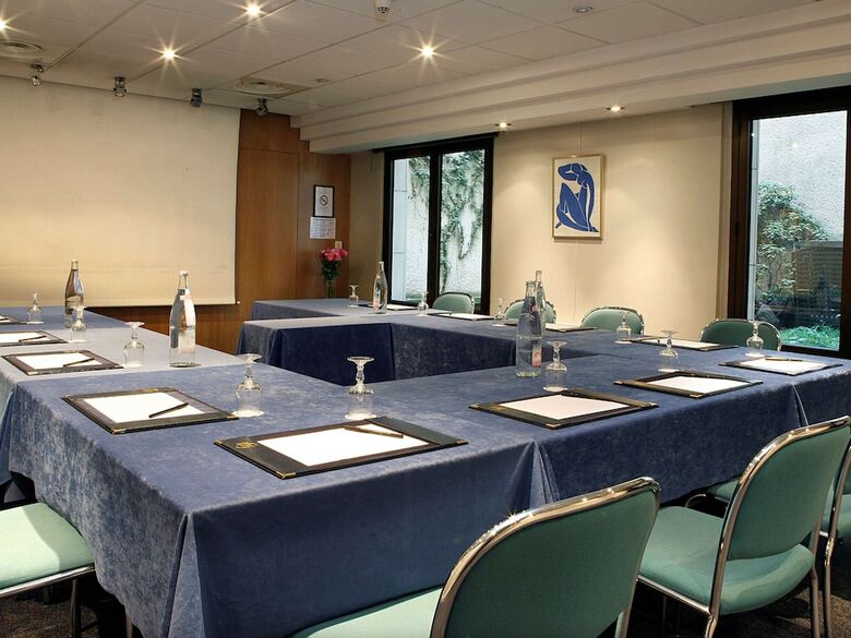 La Residence Du Roy Paris Champs Elysees By Accor
