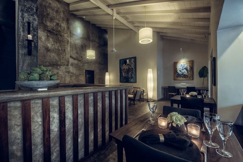 Hotel Taru Villas-lake Lodge