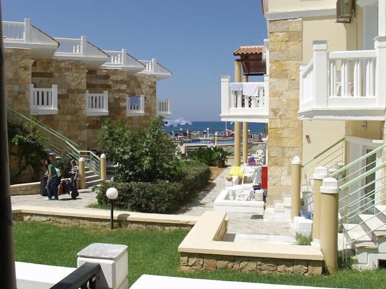Jo-an Beach Hotel