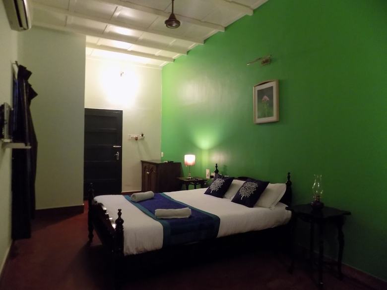 Hotel Elphinstone Residency