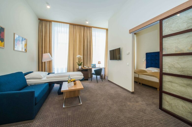 Hilight Suites Hotel