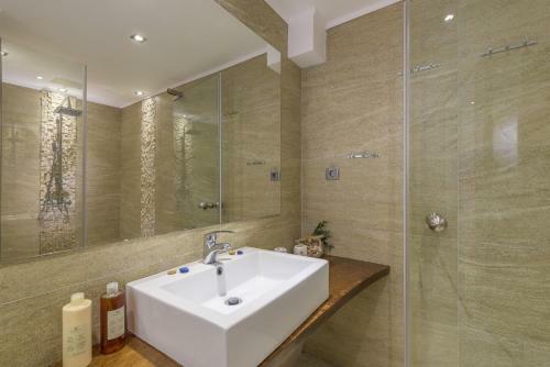 Lindian Jewel Hotel And Villas