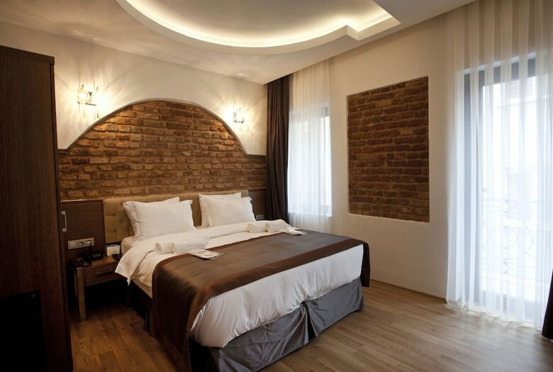 Pera Line Hotel