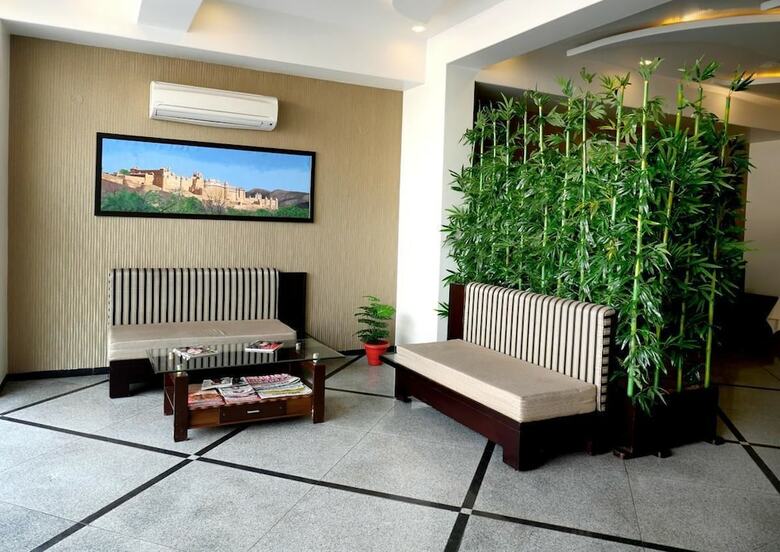 Hotel Harsh Paradise