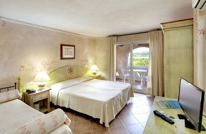 Colonna Beach Hotel