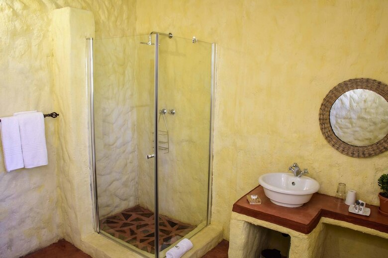 Hotel By Bush Telegraph Lodge