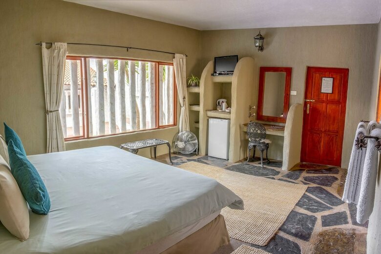 Hotel By Bush Telegraph Lodge