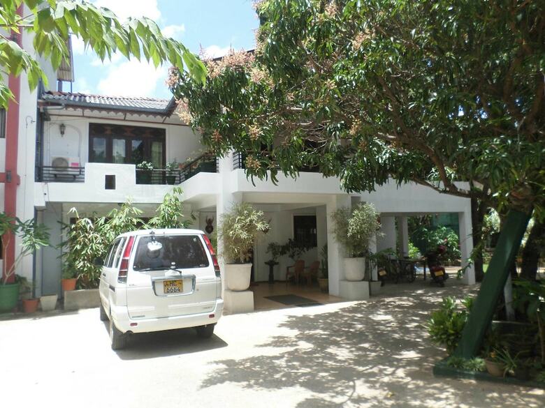 Thilaka City Hotel