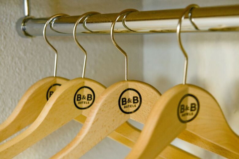 Hotel B&B H�tel Auxerre Mon�teau
