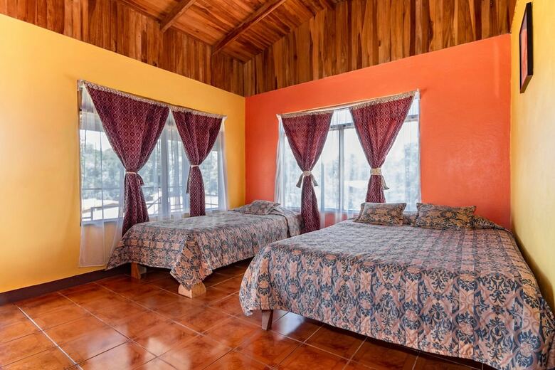 Hostal Hotel Roca Verde