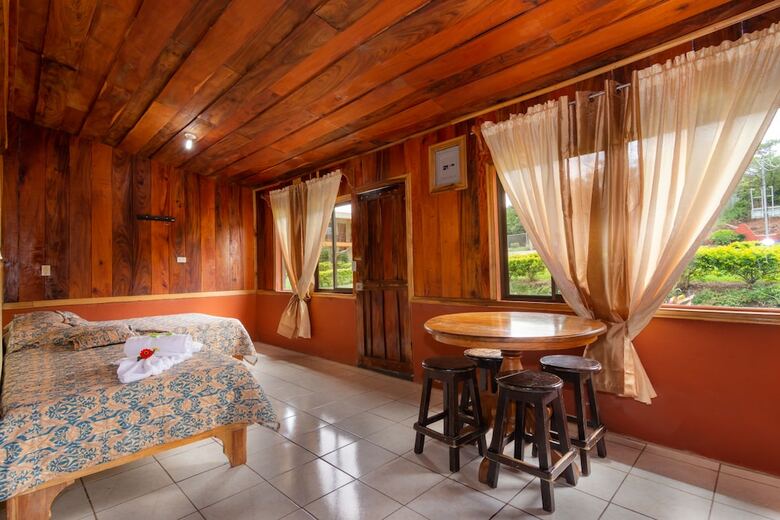 Hostal Hotel Roca Verde