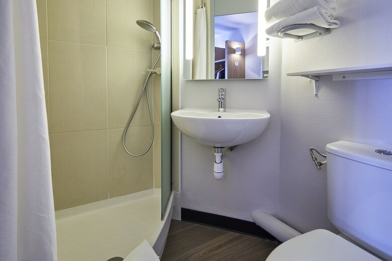 B&B Hotel Caen M�morial