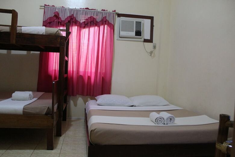 Hotel Escurel Inn
