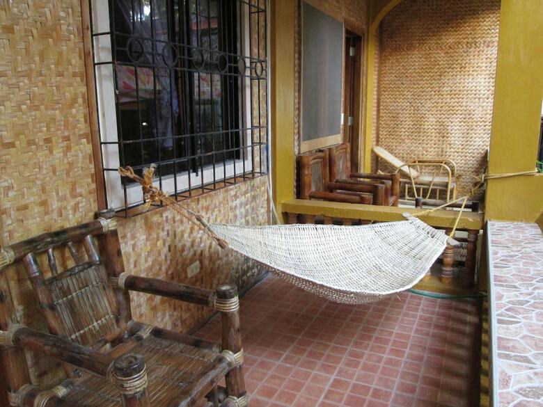 Hotel Escurel Inn