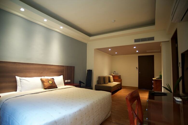 Newjhihben Hotel