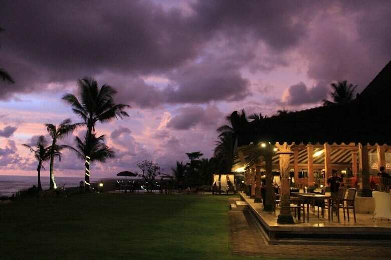 Hotel Queen Of The South Resort
