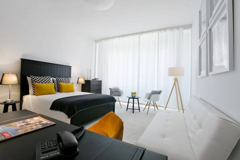 Apartamentos Angel Main Square