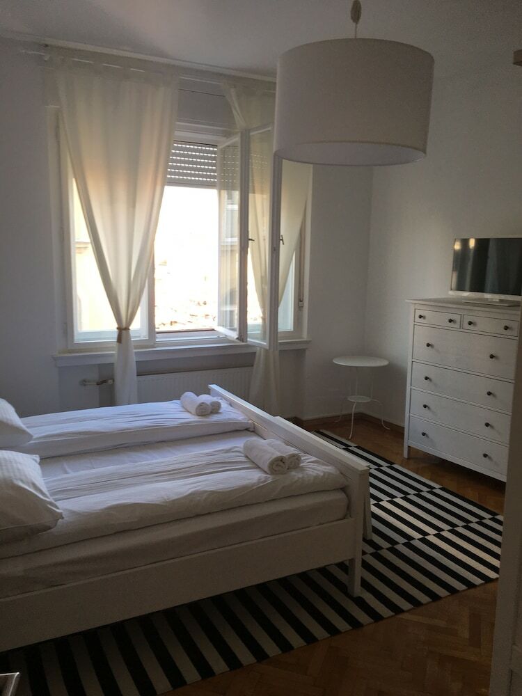 Apartamentos Angel Main Square