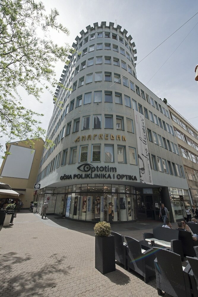 Apartamentos Angel Main Square