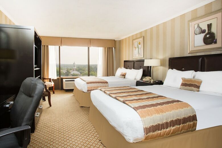 Ramada Hotel & Conf Center By Wyndham Augusta Downtown