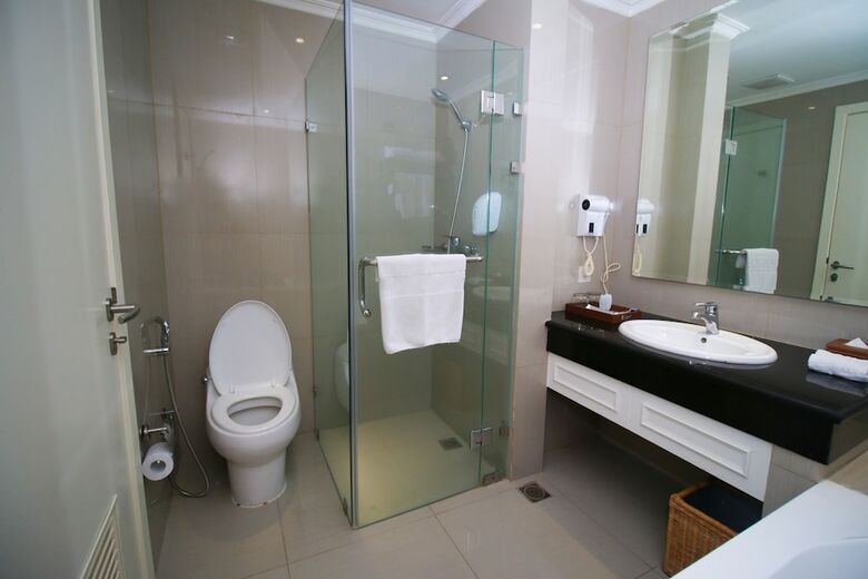 Hotel Golden Tulip Legacy Surabaya