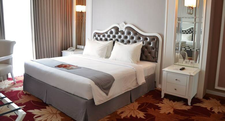Hotel Golden Tulip Legacy Surabaya