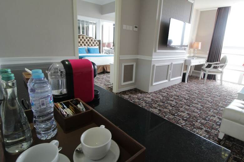Hotel Golden Tulip Legacy Surabaya