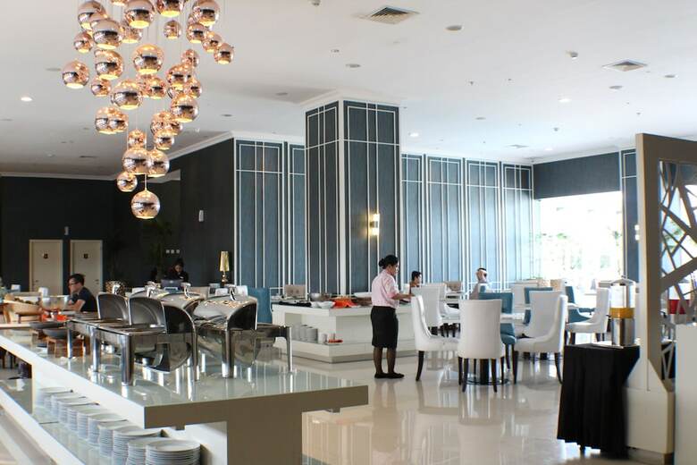 Hotel Golden Tulip Legacy Surabaya