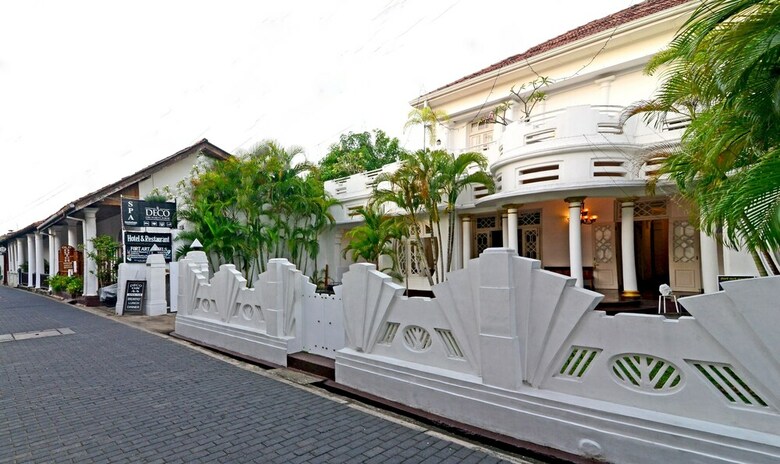 Hotel Deco On 44