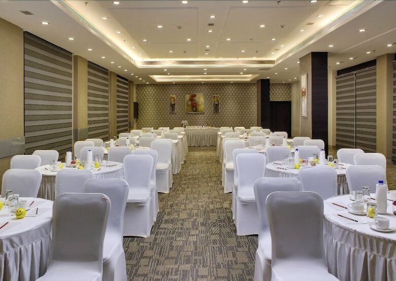 Hotel Suba Grand