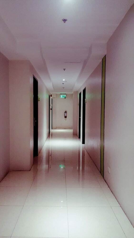 Canberry Hotel