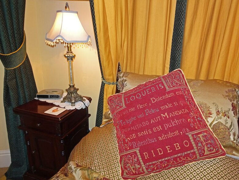 Hotel Storrs Gate House