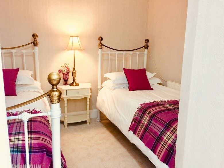 Hotel Storrs Gate House