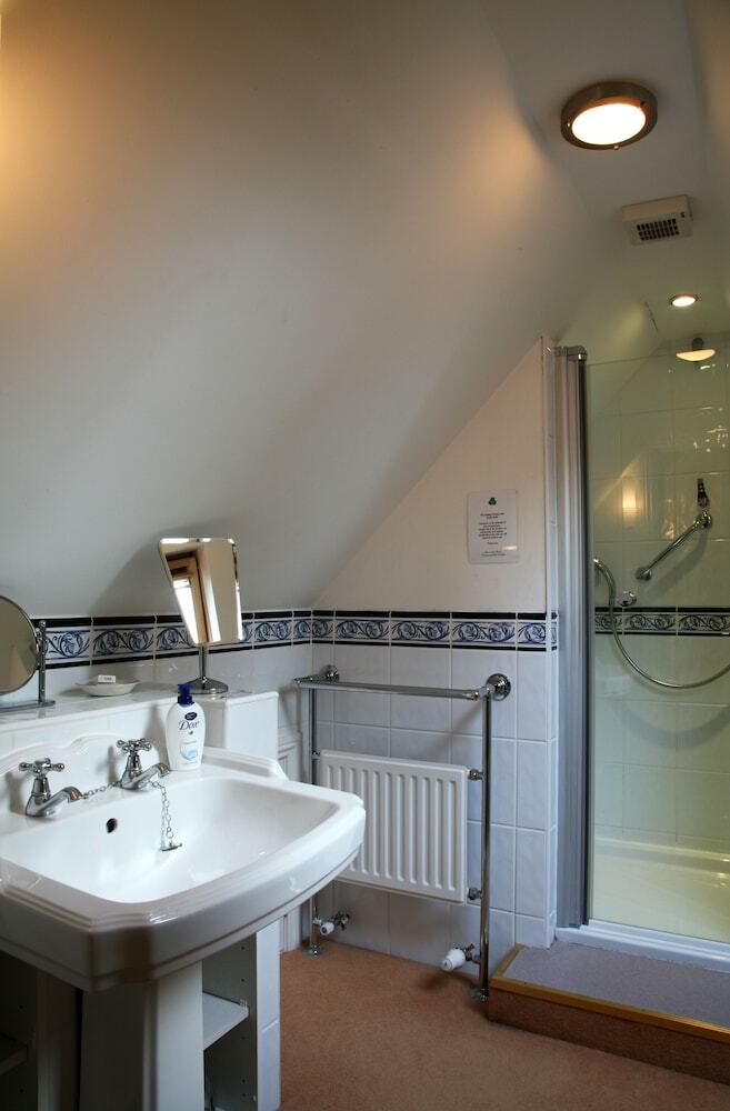 Hotel Storrs Gate House